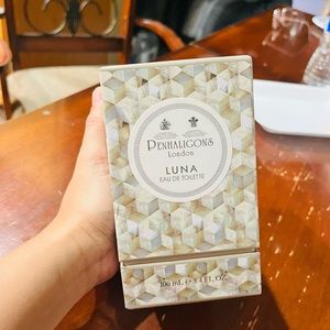 Penhaligons  luna london almost full